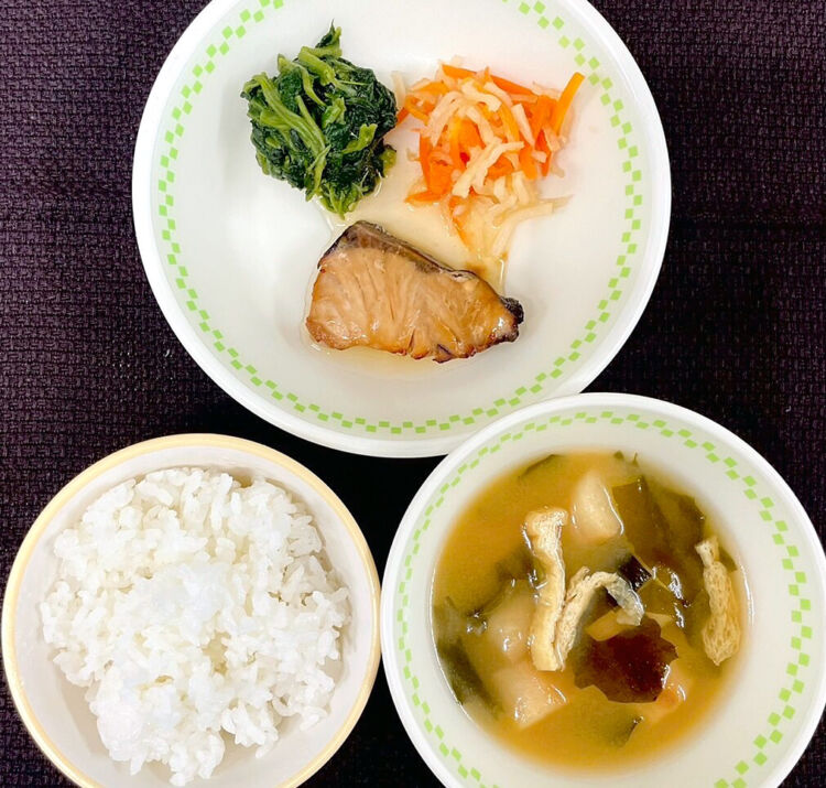 お正月の定番「ぶりの照り焼き」給食（東京都 こども園）委託給食・自園給食