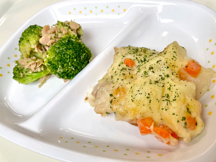 お楽しみ「グラタン」給食（埼玉県 こども園）委託給食・自園給食