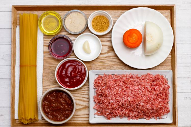 4人分の材料｜「ボロネーゼ スパゲティ（パスタ）」幼稚園・保育園の人気の給食レシピ（富喜屋オリジナル食育レシピ）