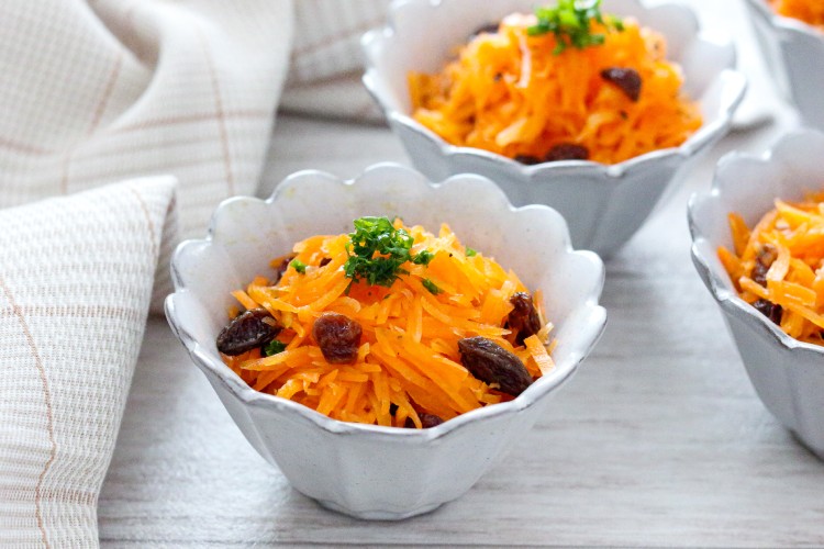 「にんじん（人参）のマリネ」幼稚園・保育園の人気の給食レシピ（富喜屋オリジナル食育レシピ）