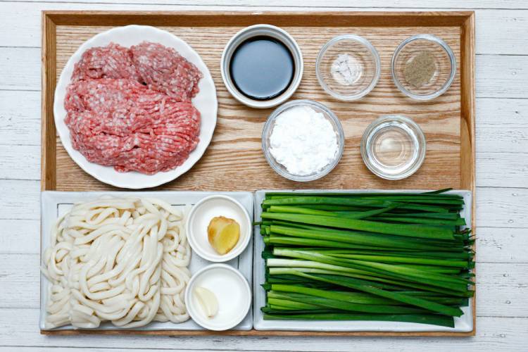 4人分の材料｜「高槻市名物！ うどん餃子」幼稚園・保育園の人気の給食レシピ（富喜屋オリジナル食育レシピ）